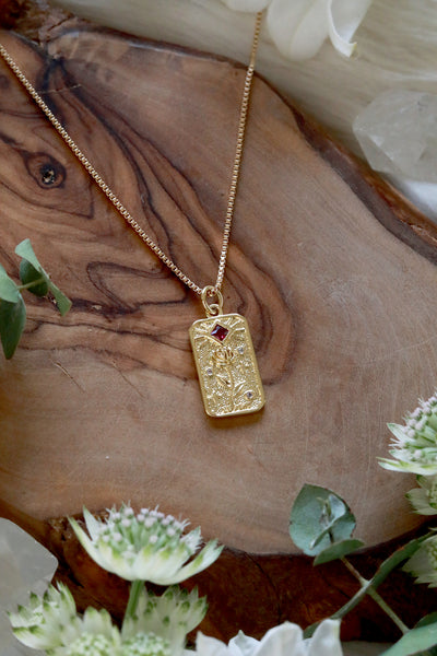 En Rose Gold Necklace